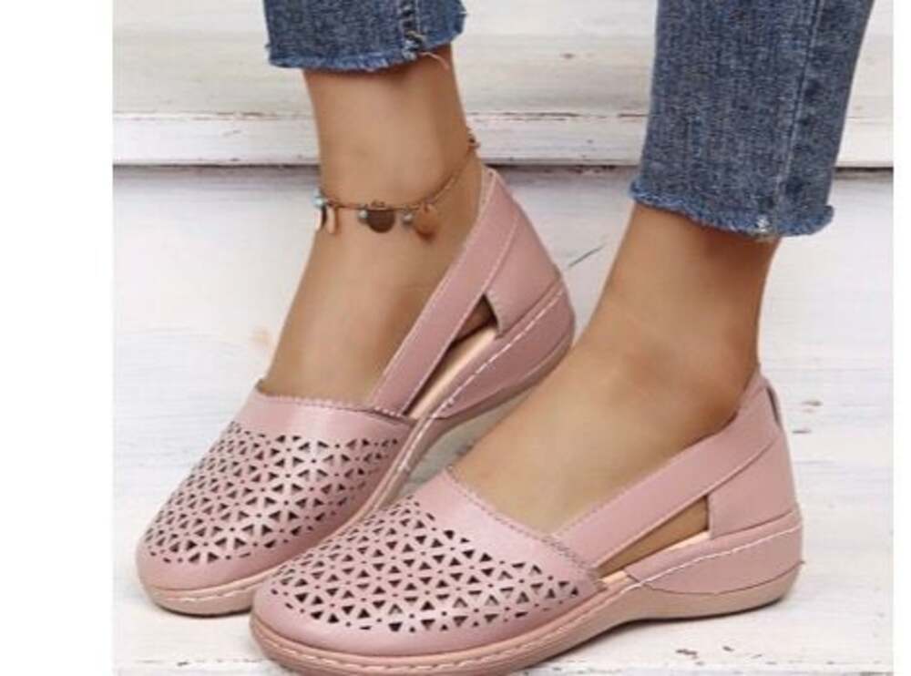 Willtoo Closed Toe Sandals Womens